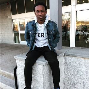 Meet your Posher, Damon